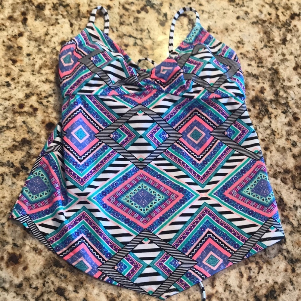 NWT small women’s swim top